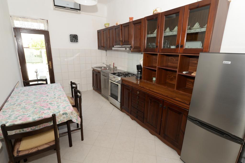 Apartment Ana Fažana Zimmer foto